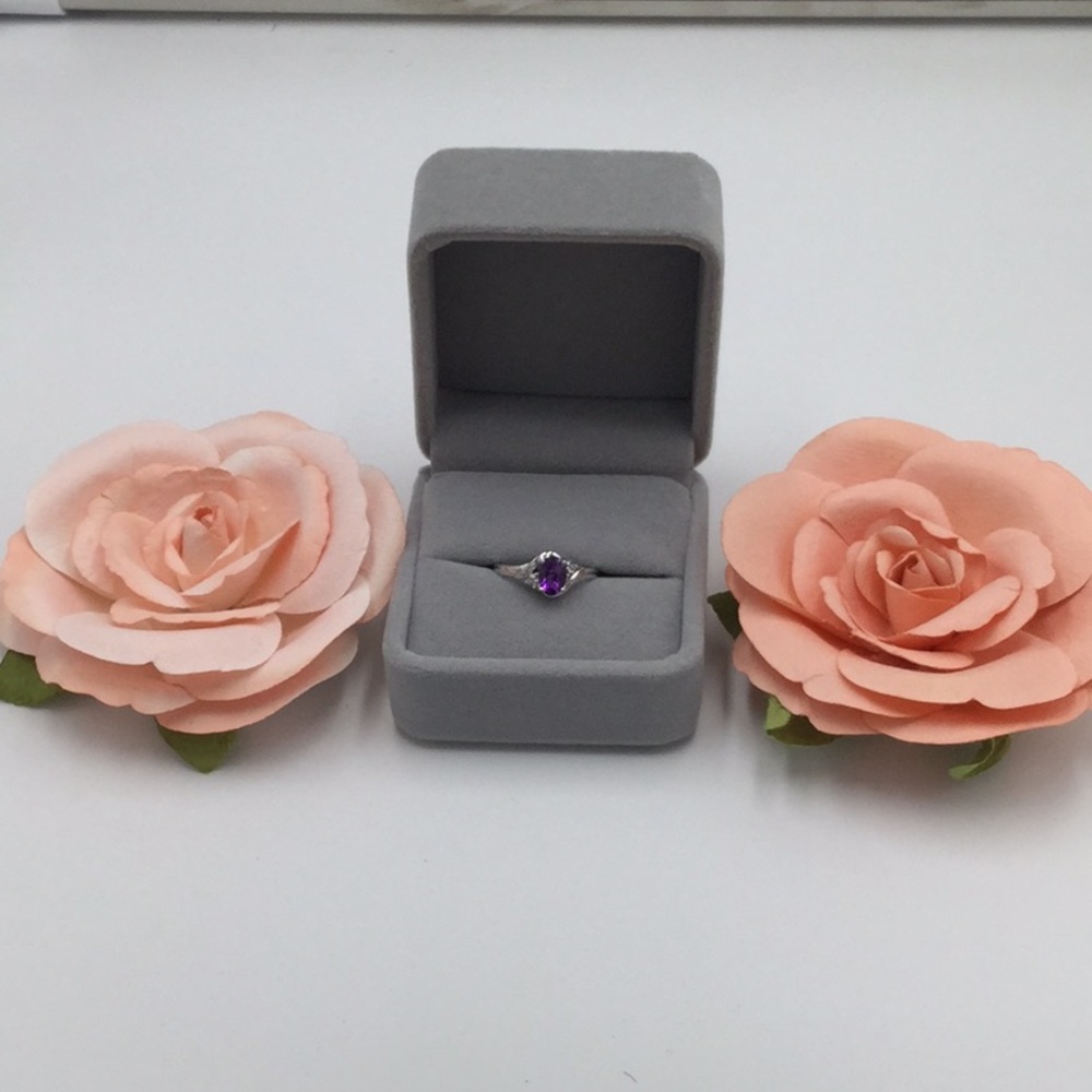Ring 14 karat Amethyst white gold